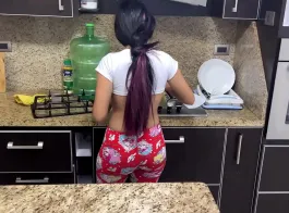 लड़की कैसे नहाती है वीडियो
