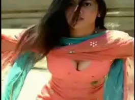 Kajal Aggarwal Pornvideoz Breast Press